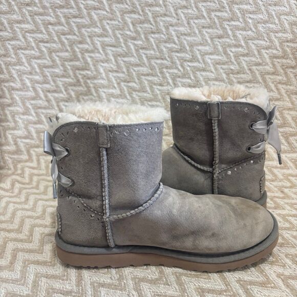 UGG Australia Women's Dixi Flora Perf Suede Sheepskin Boots Gray Size 6 - Picture 5 of 12